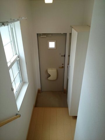 アクア　イーストＢの玄関