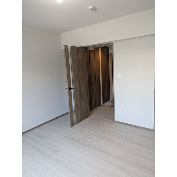 コンポジット新宿柏木の洋室