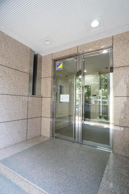 Ｔ’ｓ　ｇａｒｄｅｎ元町のエントランス