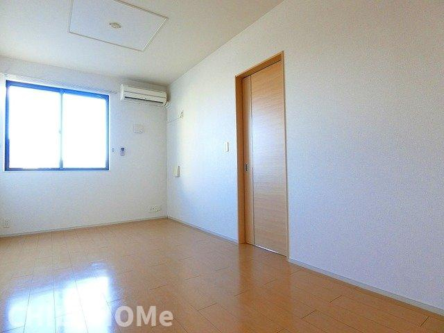 Ｋ’ｓ　Ｆｌａｔの居間・リビング|当社、チルホームのHPもご覧ください(^^)/物件情報多数♪