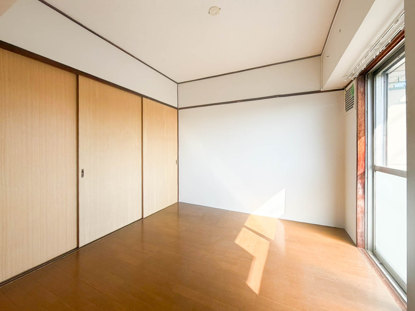 五番町ハイツ　B棟の居間・リビング|居間です