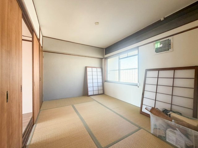 五番町ハイツ　B棟の和室|日本らしい落ち着いた雰囲気の和室です