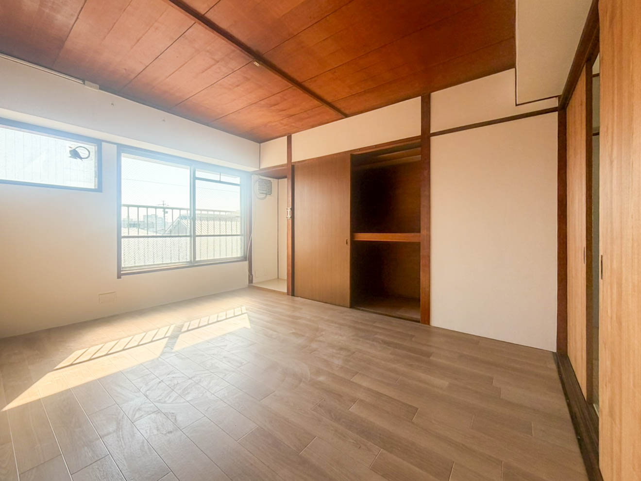 五番町ハイツ　B棟の洋室|個人の部屋や寝室として使える洋室です