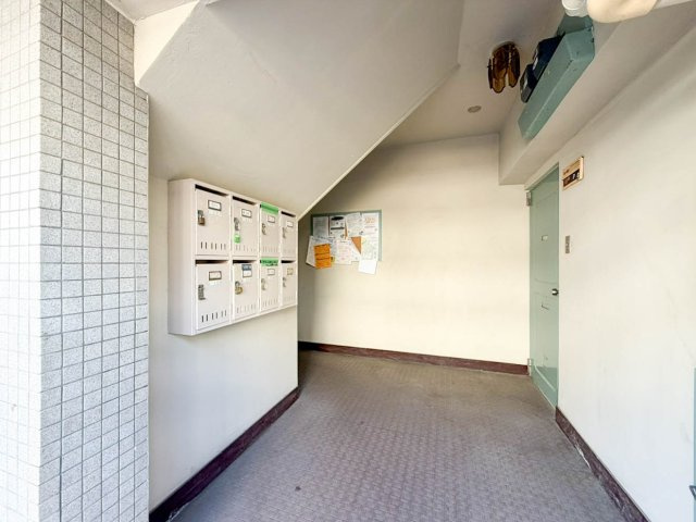 五番町ハイツ　B棟のロビー|ゆとりのあるロビーです