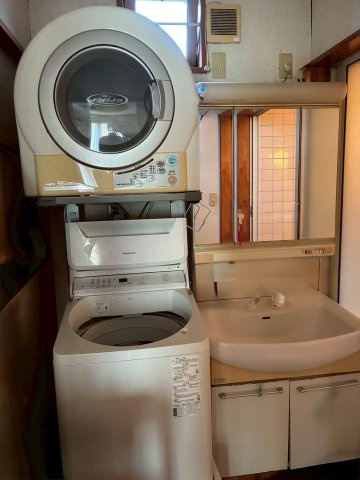 見附市下関町　土地建物（4棟）の独立洗面台