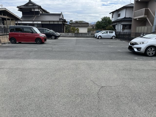 八反丸ビルⅡの駐車場