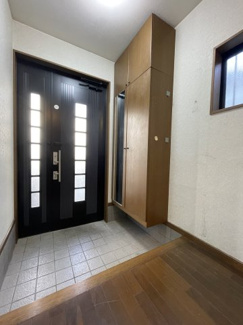 【玄関】 | 瀬田１丁目 | シューズボックスが備えつけられています。