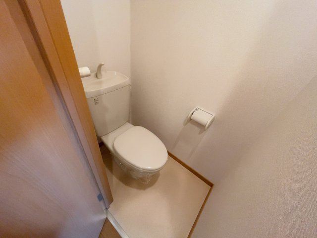 サウスヒルズ緑Bのトイレ|別部屋反転間取りのお写真となります。