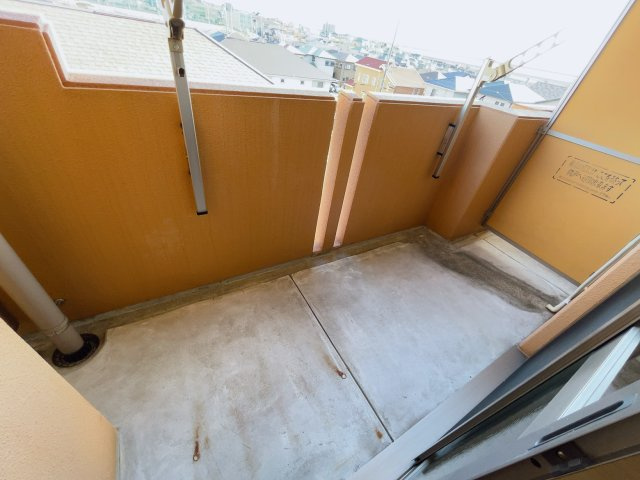 サウスヒルズ緑Bのバルコニー|別部屋反転間取りのお写真となります。