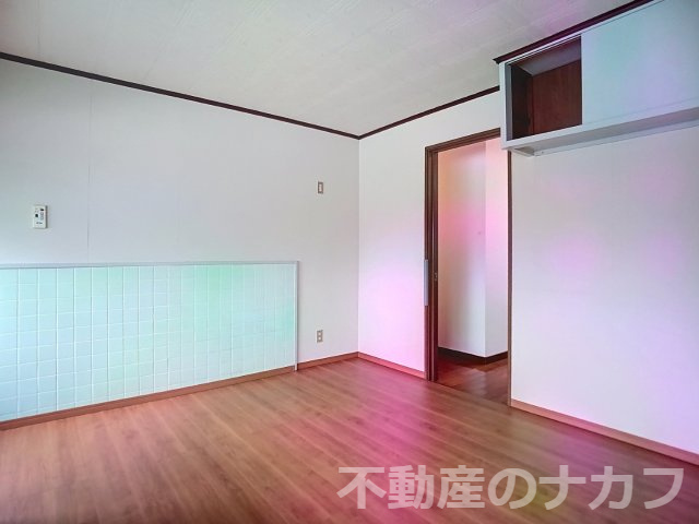 雄斗ハウスの居間・リビング|※過去の室内写真のため現況と異なる場合があります