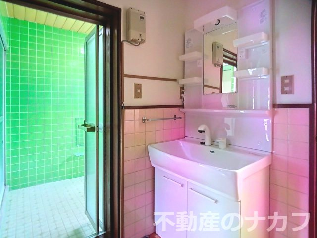 雄斗ハウスの洗面所|※過去の室内写真のため現況と異なる場合があります