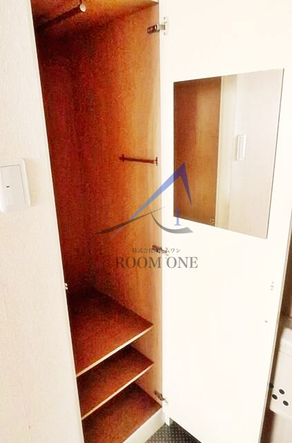 クレイル両国の内装