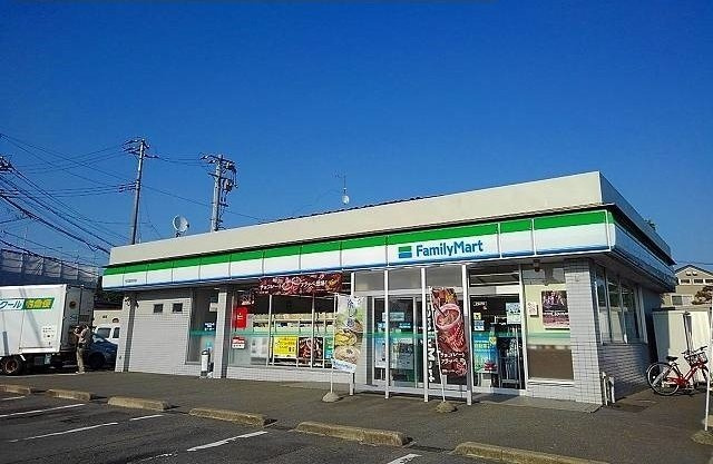 クレメントＢ棟の周辺|ファミリーマート 秋田高校前店まで550m