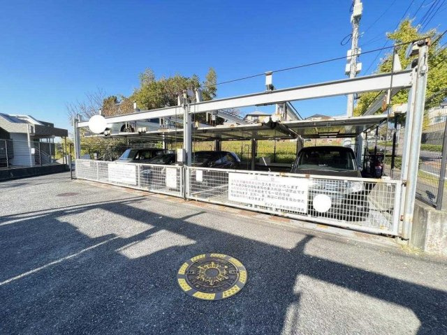 ディアパーク杉田南の駐車場