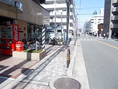 【周辺】 | チサンマンション第５江坂 | 前面道路です。歩道がきちんと整備されておりますので、お子様も安心！