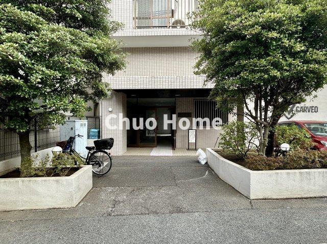 ペルレ五反野のエントランス|【エントランス】マンションのエントランスは、その物件の印象を決める、顔とも言える場所です。毎日通る場所ですからきれいなのが一番です。