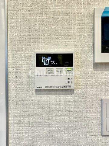 ペルレ五反野の発電・温水設備|【給湯リモコン】外での一日を忘れさせてくれるオートバス機能でお好みの湯量・温度に調整された浴槽。