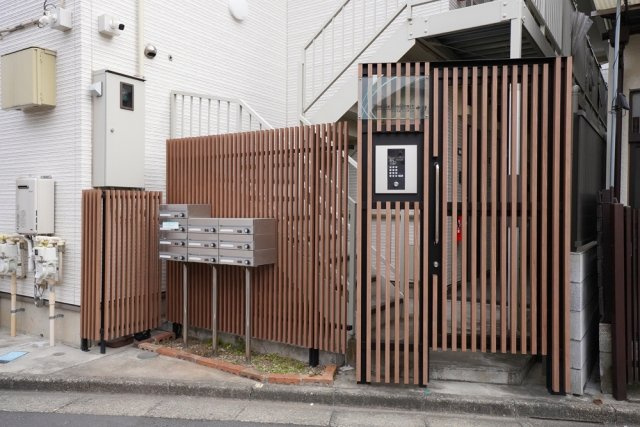 トモイエレジデンス中野のエントランス