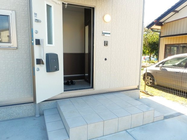 千種町戸建貸家　Ｃ棟のエントランス|建物の内部です