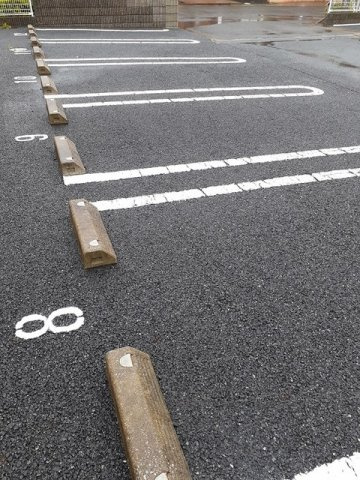 ピーノ・レジーナⅡの駐車場|駐車場があります