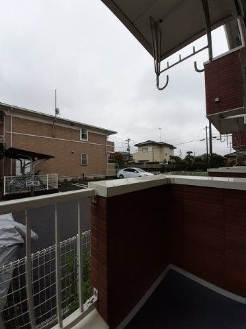 ピーノ・レジーナⅡのバルコニー|外からの目が気にならないバルコニーで洗濯物が干せます