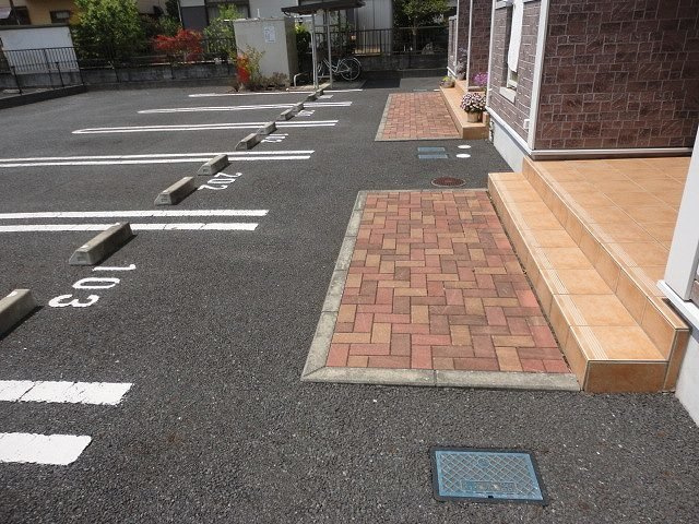 フルール　メゾン　Ｂのエントランス|毎日通るエントランスはこのようになっています