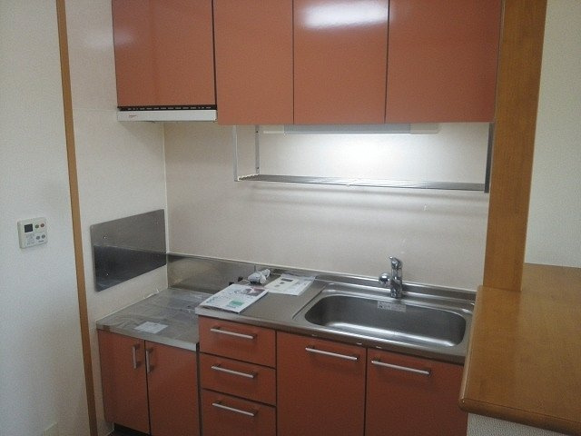 フルール　メゾン　Ｂのキッチン|コンパクトなキッチンで掃除もラクラク