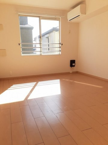 パルムドールの居間・リビング|こちらの居間で趣味の時間をお楽しみください