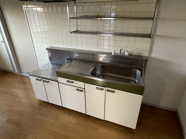 ファミールYKのキッチン|※別号室参考写真です