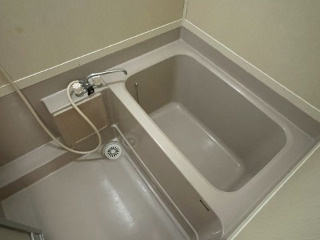 ファミールYKの浴室|※別号室参考写真です