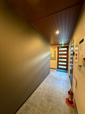 【ロビー】 | TRICERA Court