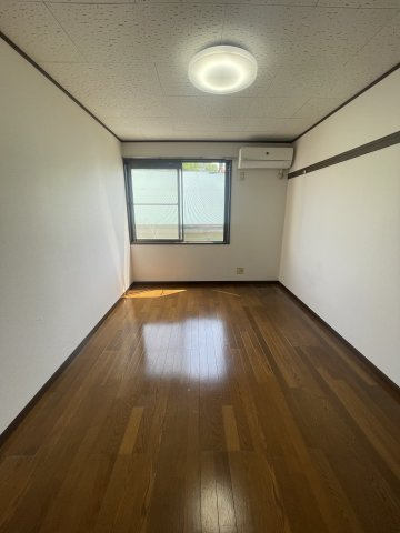 K-house横浜国大の居間・リビング