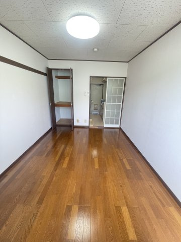 K-house横浜国大の洋室