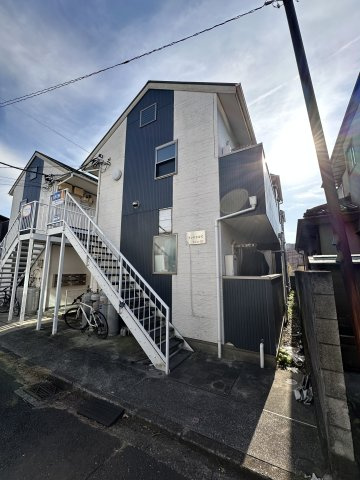 ランドヒルズウエストB棟の外観