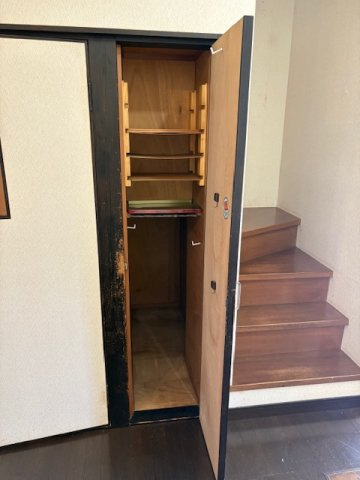 南向きオール電化住宅◆リフォーム＆リノベーション用に最適◆下京区梅小路本町の居間・リビング|リビング収納