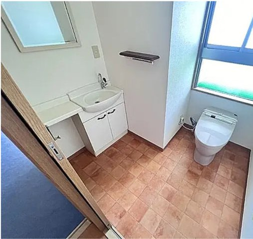 【ForYor湊川公園】　神戸市兵庫区1棟収益マンション「湊川駅徒歩1分」「満室稼働中」のトイレ