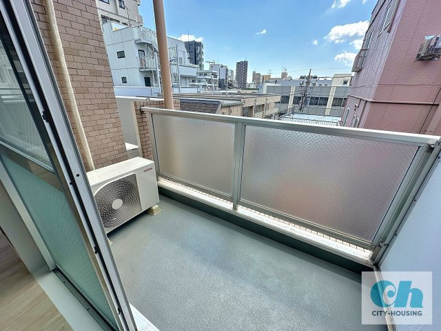 ヴェルテ山本 403号室のバルコニー