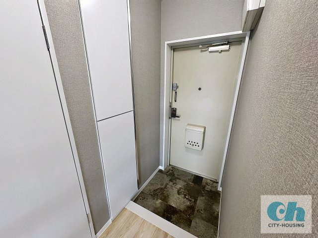 ヴェルテ山本 403号室の玄関