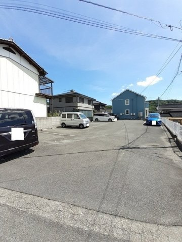 グリーンキャッスルの駐車場