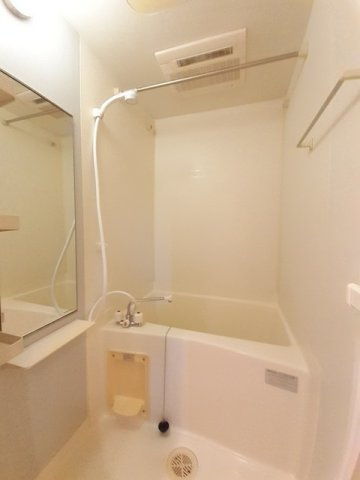 トラッド美里Ａの浴室