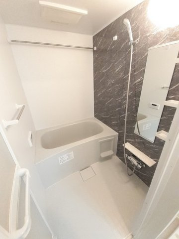 フィオーレ降松Ｙの浴室