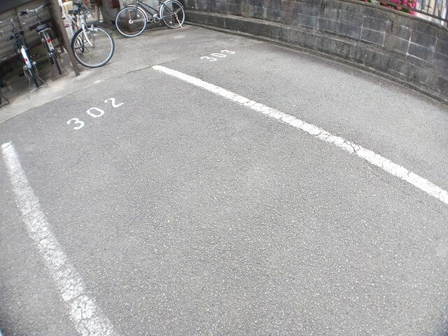 マリッチ今宿の駐車場
