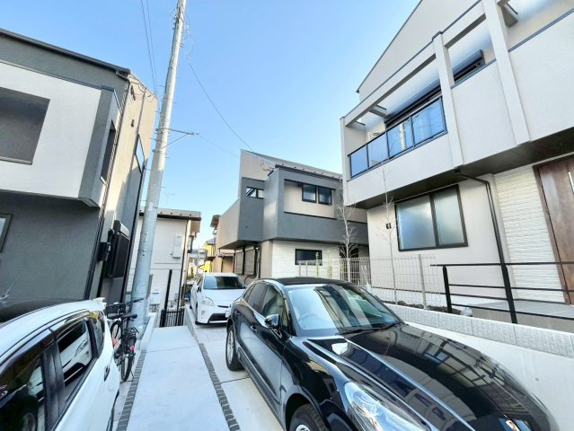 世田谷区野毛1丁目　中古戸建の外観|2026.02.28撮影

現地ご見学希望・資料請求などお気軽にお問い合わせ下さい！
03-5990-5201