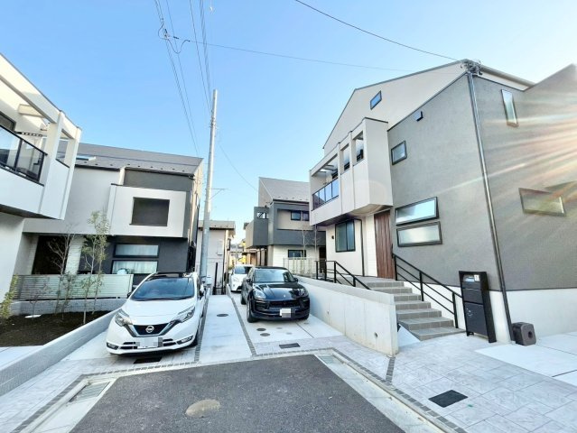 世田谷区野毛1丁目　中古戸建の外観|2026.02.28撮影

現地ご見学希望・資料請求などお気軽にお問い合わせ下さい！
03-5990-5201