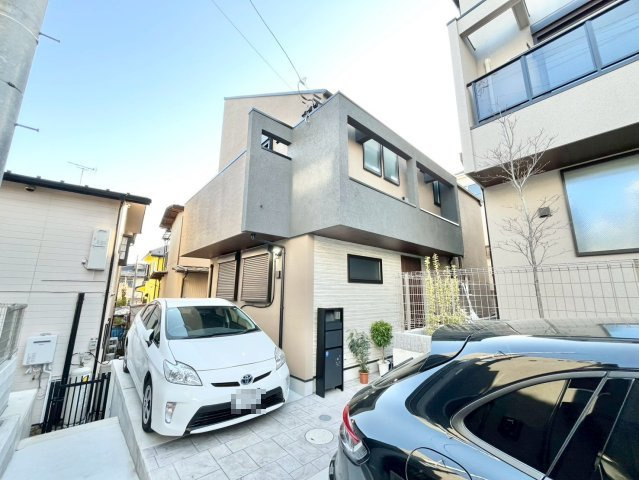 世田谷区野毛1丁目　中古戸建の外観|2026.02.28撮影

現地ご見学希望・資料請求などお気軽にお問い合わせ下さい！
03-5990-5201