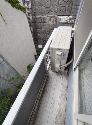 レオパレスこうべ山手のバルコニー