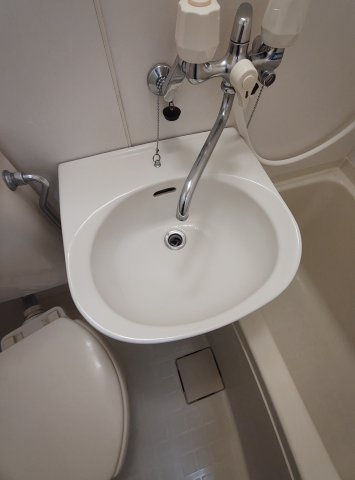 レオパレスこうべ山手の洗面所