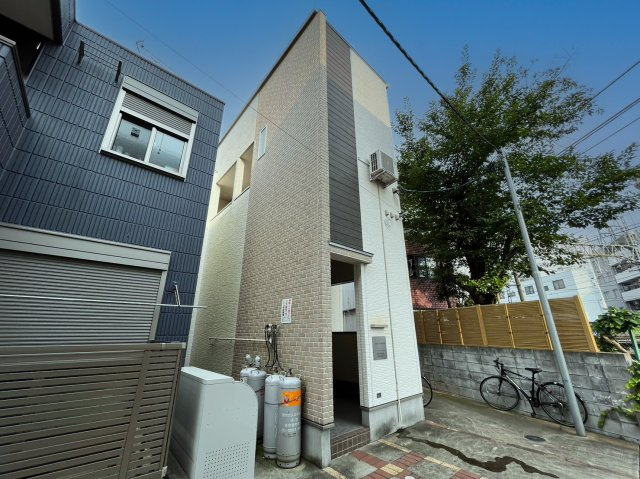 スカイブルー北千住の外観