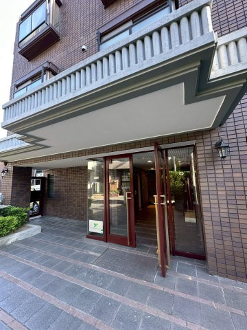 ゼフィール芦屋のエントランス
