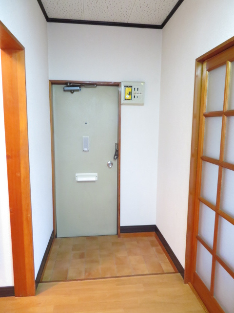 明るい玄関です